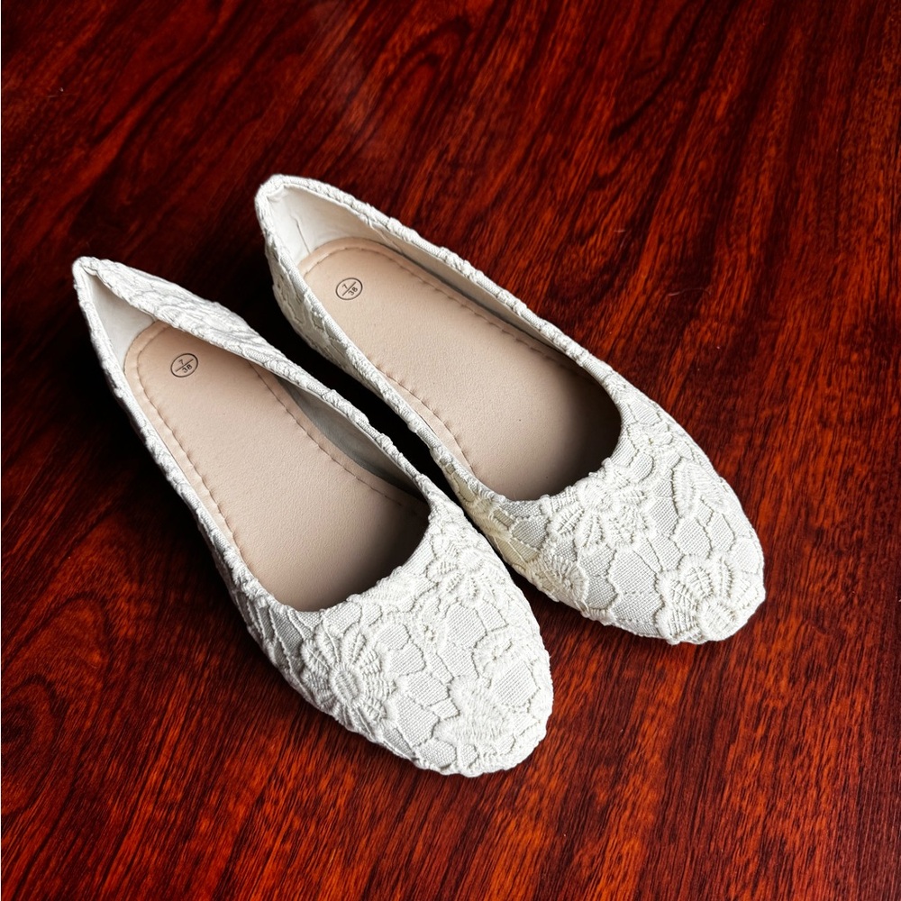 Women's Ivory Lace Ballet Flats - Comfortable Slip-On Shoes